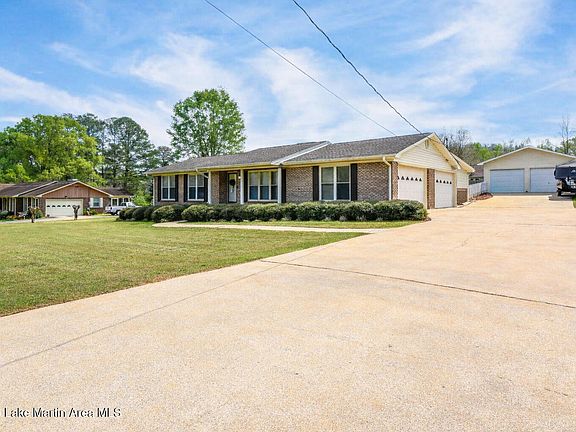 2nd image of 7 Redbud Dr