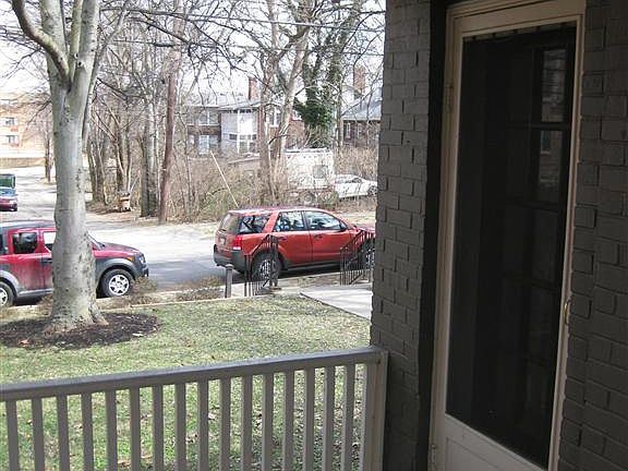 5th image of 109 32nd Ave S