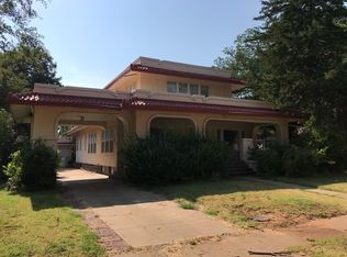 821 S Grand Ave, Cherokee, OK 73728