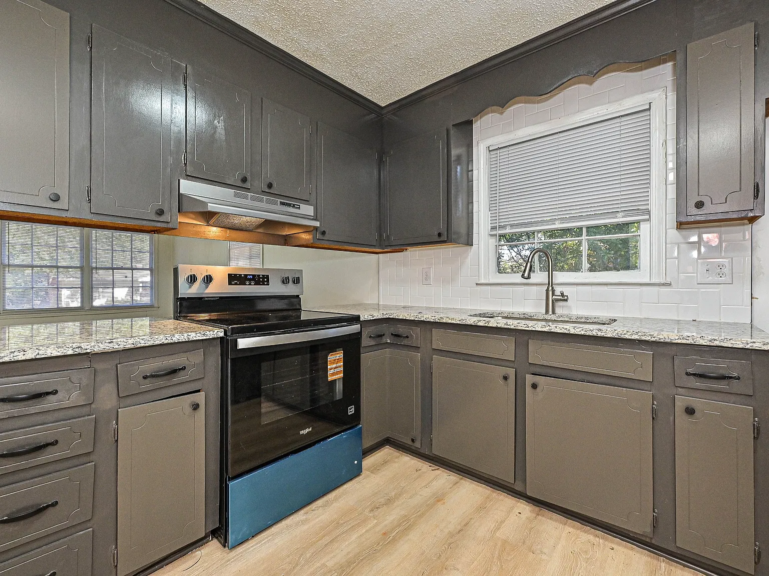 162 American Ave NE — Photo 1