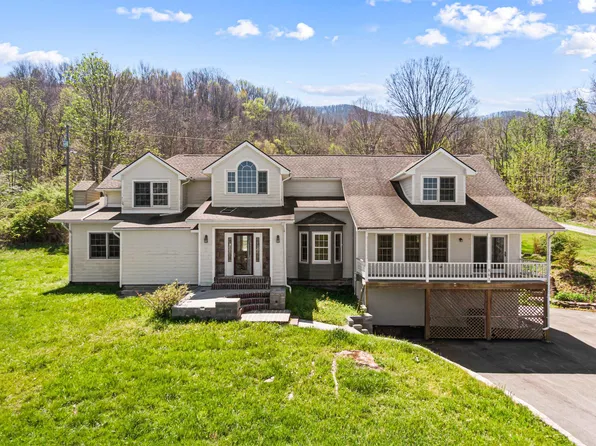 861 Slade Rd, Bluefield, VA 24605