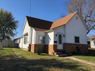 1206 Jefferson Ave, Johnston City, IL 62951