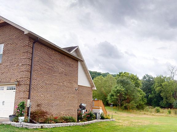 3rd image of 3007 Villa Creekside Dr