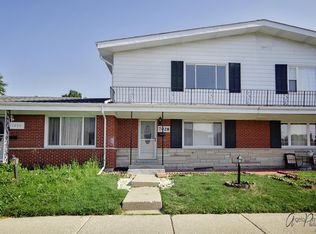 7028 W Crain St, Niles, IL 60714
