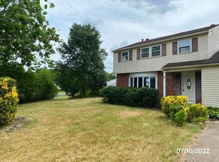 1645 Forest Dr, Williamstown, NJ 08094