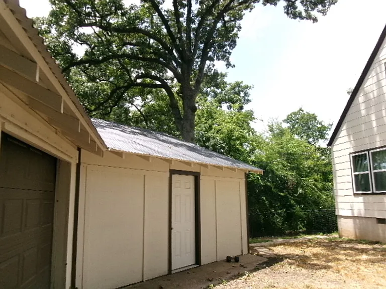 1408 W Main St — Photo 31