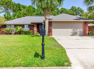 1952 Bay Pine Cir, Gulf Breeze, FL 32563