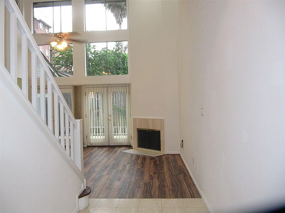 2nd image of 109 W 10th St