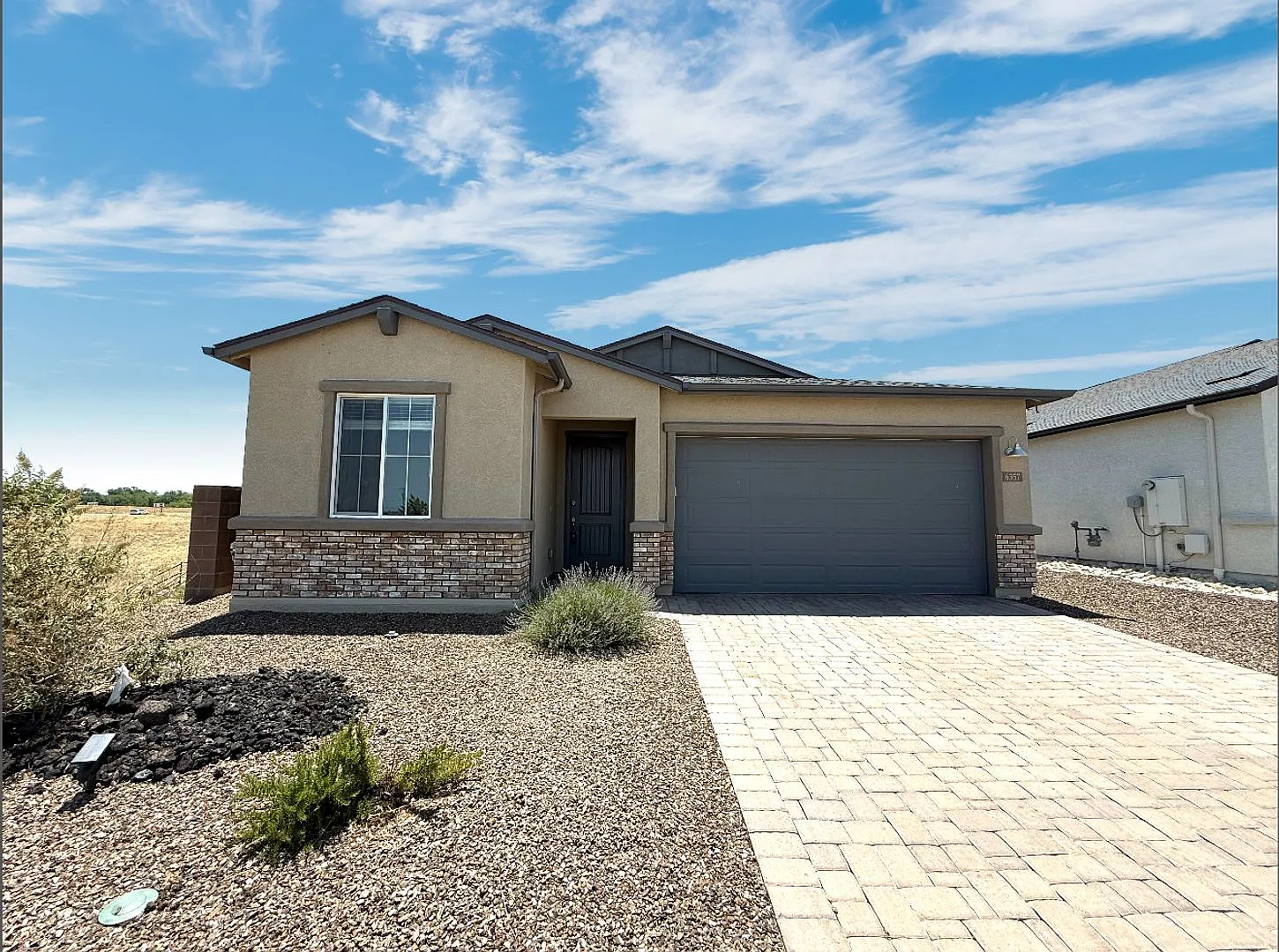 Stylish 3-Bedroom Saddlewood Home Available Now! — Photo 1