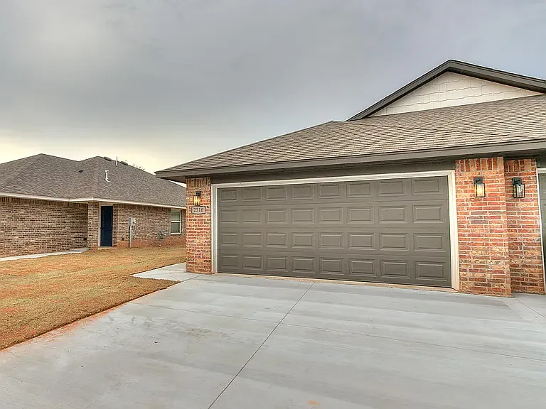 935 Coles Creek Ln #935 — Photo 1