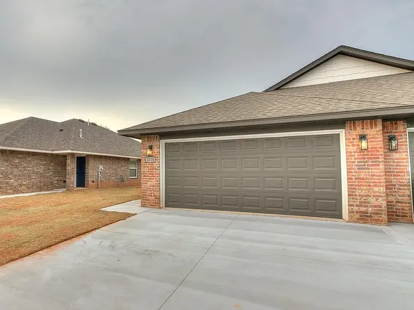 935 Coles Creek Ln #935, Yukon, OK 73099