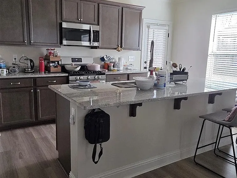 7211 Kenilworth Crossing Ave — Photo 3
