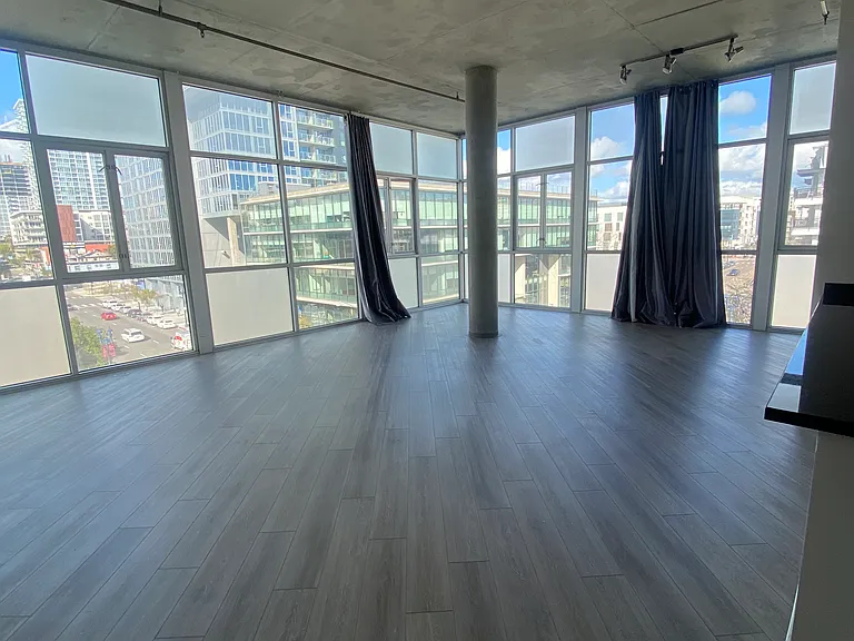527 10th Ave #507 — Photo 3
