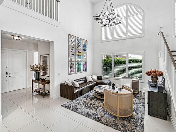 4th image of 9566 Eden Roc Court