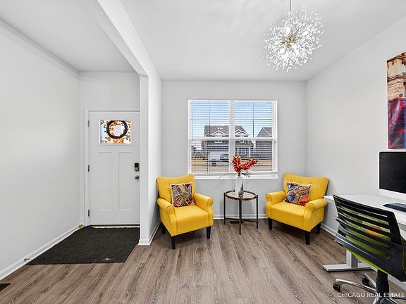 2nd image of 1571 Middleton Rd