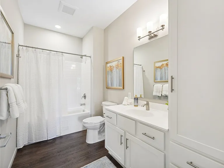 2nd Bathroom