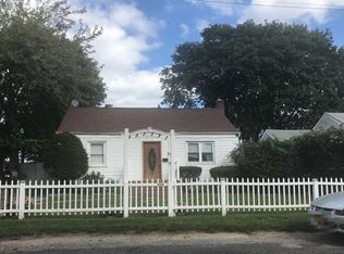 26 Duffy Ct, Central Islip, NY 11722