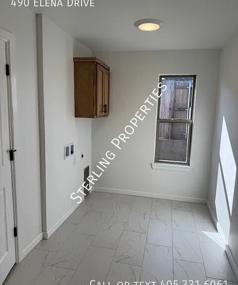 490 Elena Dr — Photo 30