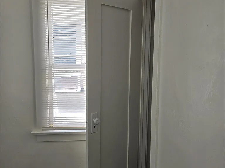942 E 2nd St #15 — Photo 18