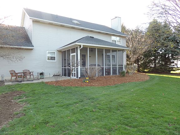3rd image of 3058 Evergreen Dr