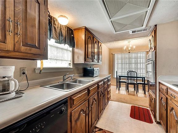 4th image of 607 Cove Hollow Dr