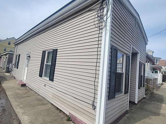 4th image of 263 Summer St #1