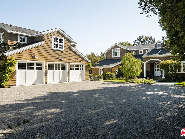 Driveway — Photo 4