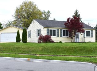 1102 39th St, Moline, IL 61265