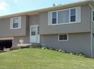 6530 Hoover Rd, Davenport, IA 52806