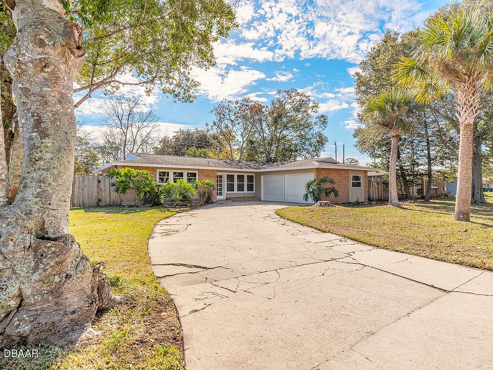 1st image of 555 Eagle Dr
