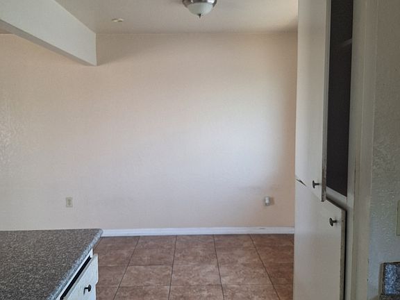 4th image of 510 E Vine St APT U