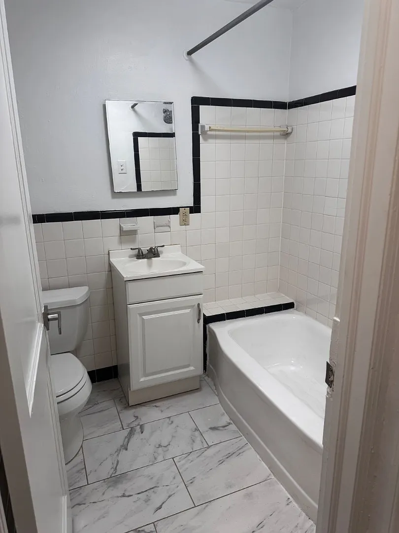 2325 Haverford Rd - Unit A — Photo 2
