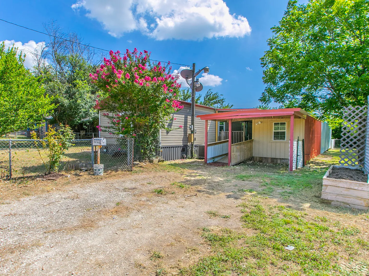 101 S Harrison St — Photo 4