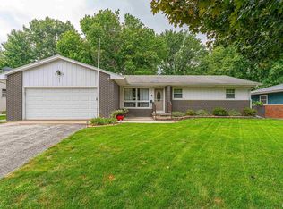 1035 N College St, Lincoln, IL 62656