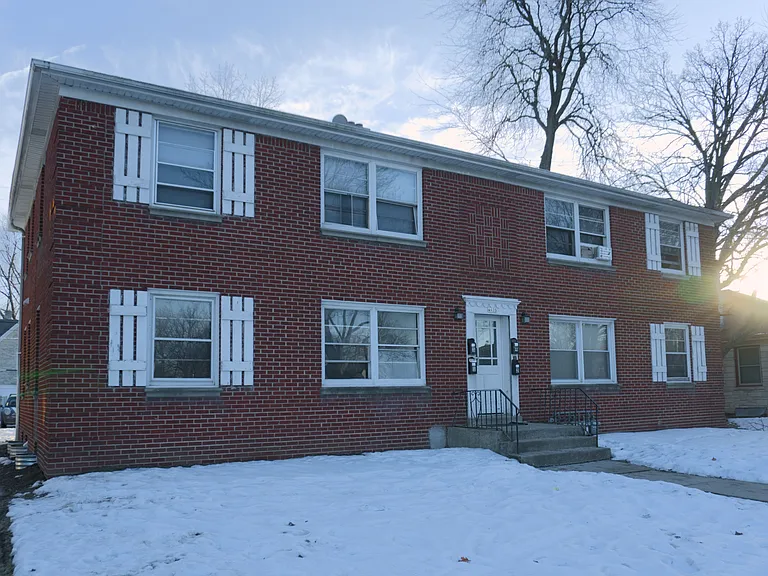 4453 W Capitol Dr #3 — Photo 1
