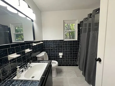 2nd bathroom near bedrooms 2 and 3.