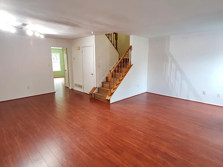 166 Winstead Dr — Photo 3