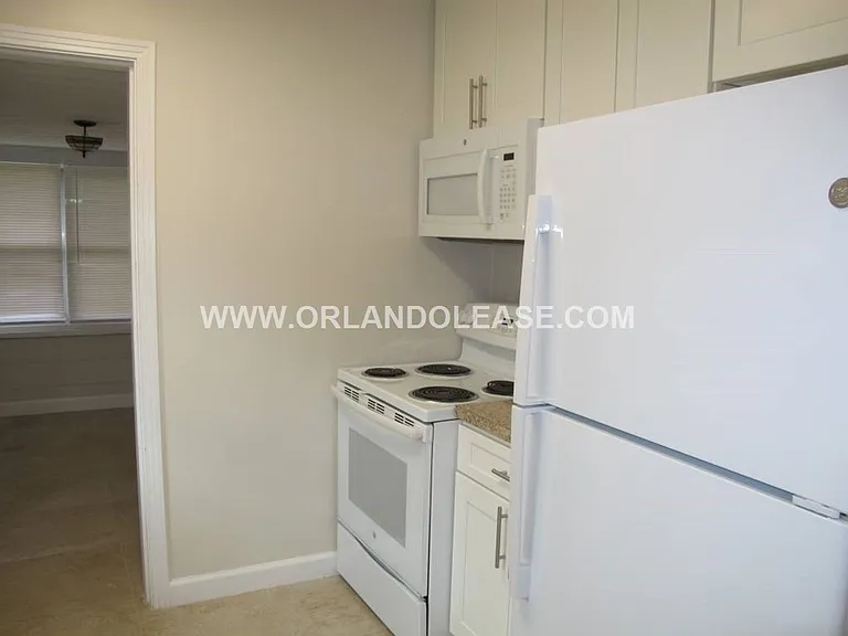 1803 Pineview Cir — Photo 4
