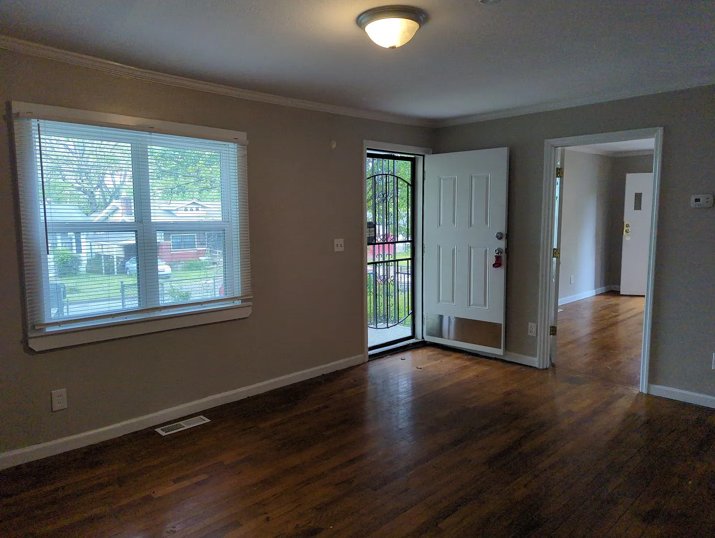Coming Soon Large 4 Bedroom House — Photo 2
