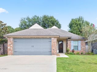 420 Milton Estates Ln, Youngsville, LA 70592