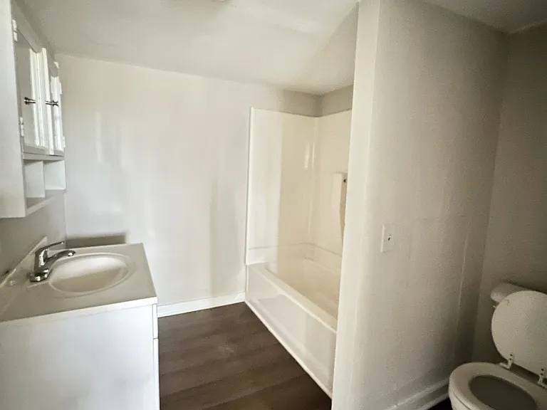 1249 Waverly St — Photo 13