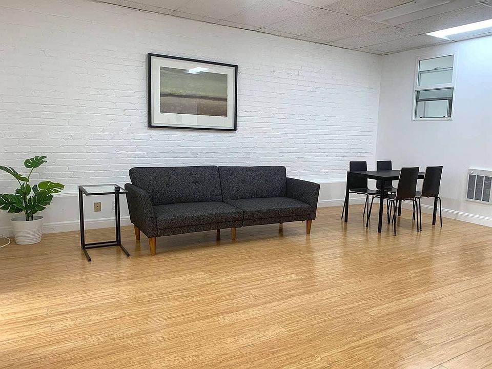 1st image of 36 Waverly Pl Ste 1