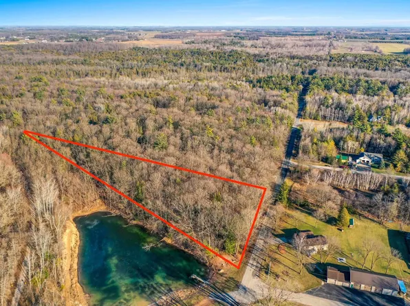 Sunset Rd, Luxemburg, WI 54217