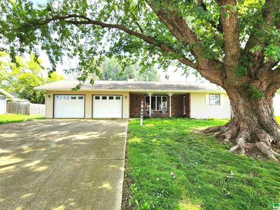 607 Kentucky Ave SW, Orange City, IA, 51041