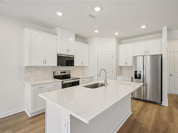 4th image of 119 Pantego Pl