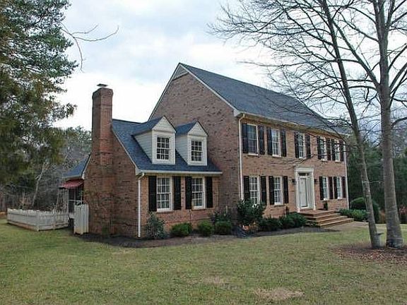 2nd image of 209 Carters Grove Ln