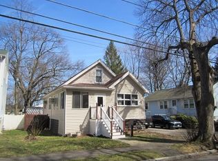 119 Winnepurkit Ave, Lynn, MA 01905