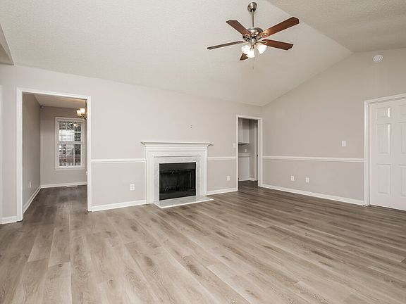 3rd image of 100 Kildare Ct