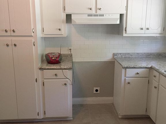 2nd image of 4929 Daniel Pl