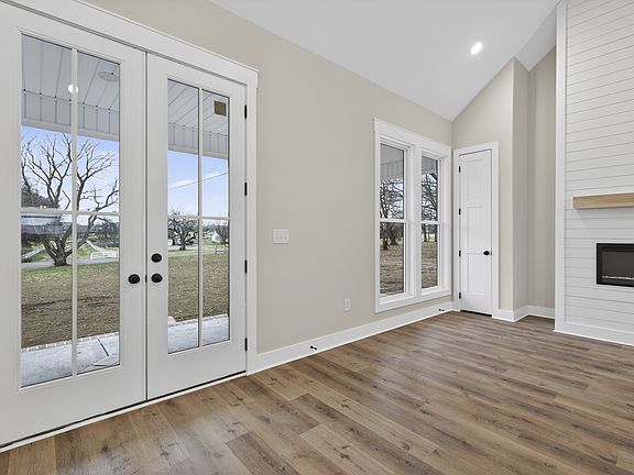 5th image of 777 Rock Springs Rd